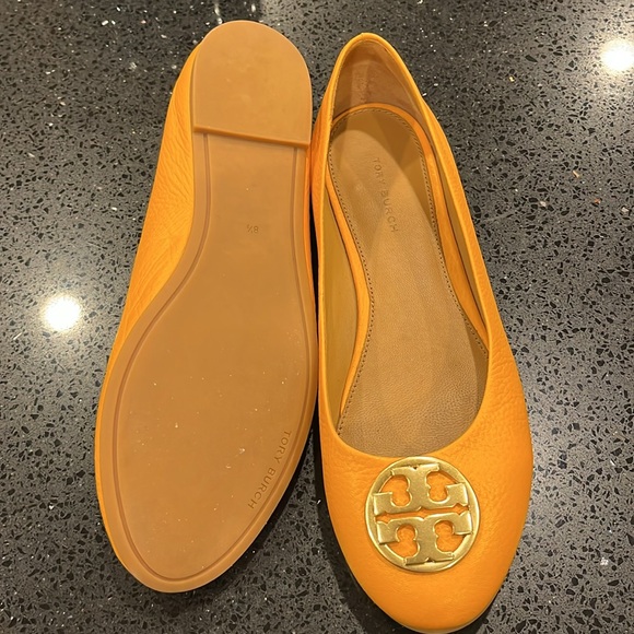 Tory Burch orange flats size 8 1/2 - Picture 2 of 3
